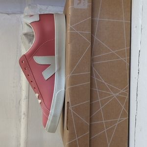 Veja Sneakers - Hot Pink Brand New